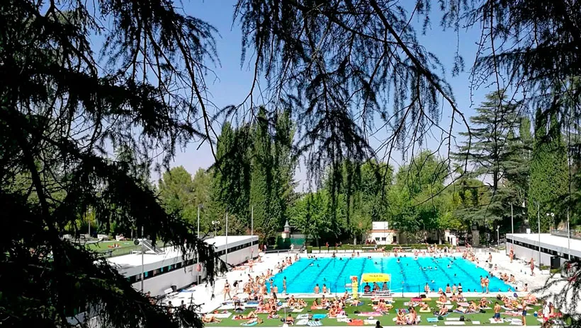 Piscina del centro deportivo municipal de la casa de Campo